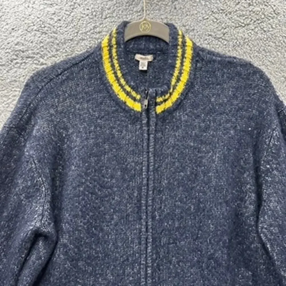 Urban Outfitters Ecoté Small Full Zip Bomber Sweater Large Heart‎ Design on Back